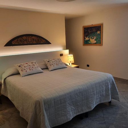 B&B Al Castel Пон-Сен-Мартен Экстерьер фото